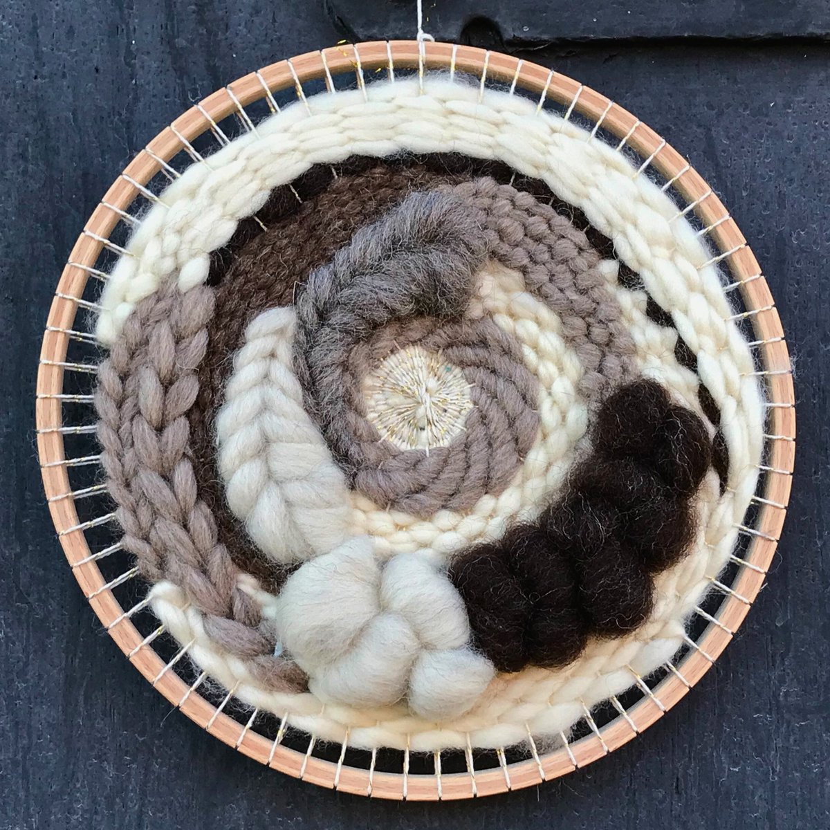 Maak T Zelf DIY Workshop Hobby Pakket Volwassenen - Weefcirkel Naturel - Creatief - Moederdag - Doe het zelf Cadeau - Cadeaupakket - Workshop in een Doosje - Knutselpakket - Beige